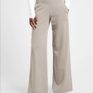 Athleta Venice Wide Leg Pant in buff/taupe, size XXS, worn once, perfect cond